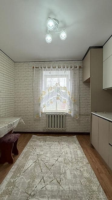 Үйлөрдү сатуу: Дом в с. Новопавловка — 100 м от трассы Площадь дома: 90 м² Площадь — 8