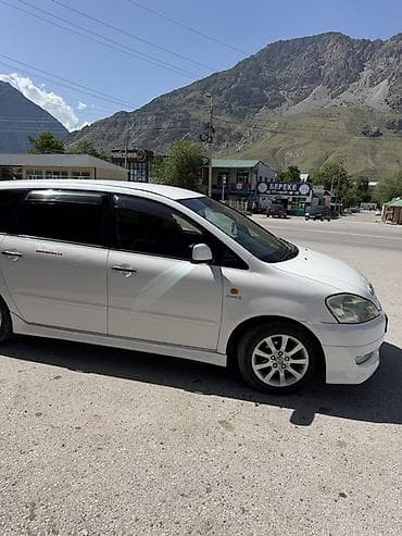 авто порше: Toyota Ipsum: 2002 г., 2.4 л, Автомат, Бензин, Минивэн — 5