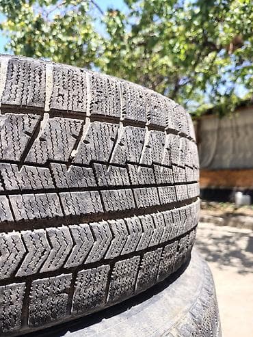 Шины 245 / 40 / R 19, Зима, Б/у, Комплект, Легковые, Япония, Bridgestone — 2