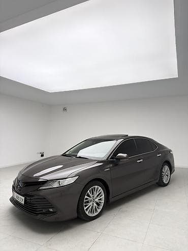 camry 55 гибрид: Toyota Camry: 2019 г., 2.5 л, Вариатор, Гибрид, Седан — 2