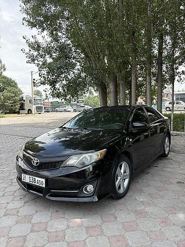 Транспорт: Toyota Camry: 2013 г., Автомат, Бензин, Седан — 1