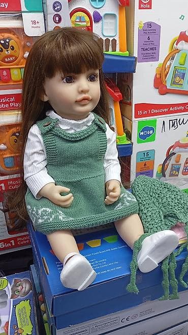 советская кукла: Кукла реалистичная с длинными каштановыми волосами. С пультом — 1