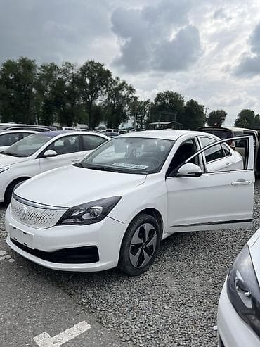 Dongfeng: Dongfeng : 2022 г., Автомат, Электромобиль, Седан — 2
