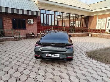 Hyundai Elantra: 2021 г., Седан — 2