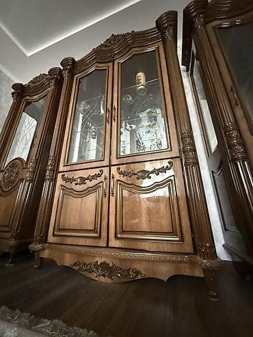 Шкафы: Классический набор шкафов-витрин для гостиной. ( новый) - Материал — 3