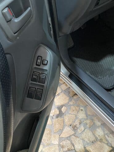 набор ключей германия: Toyota RAV4: 2000 г., 2 л, Механика, Бензиновая, Кроссовер — 9