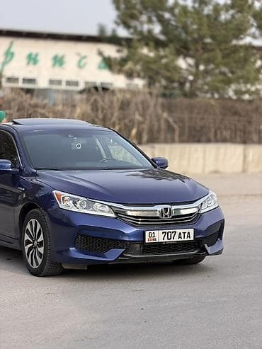 экономичный авто: Honda Accord: 2017 г., 2 л, Вариатор, Гибрид, Седан — 2