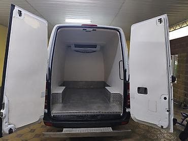 прием холодильников: Рефрижераторный фургон Mercedes-Benz Sprinter 2010 год объем двигателя — 4