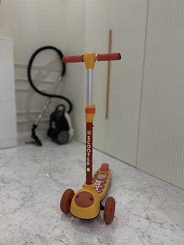 Детский самокат, Трёхколёсный