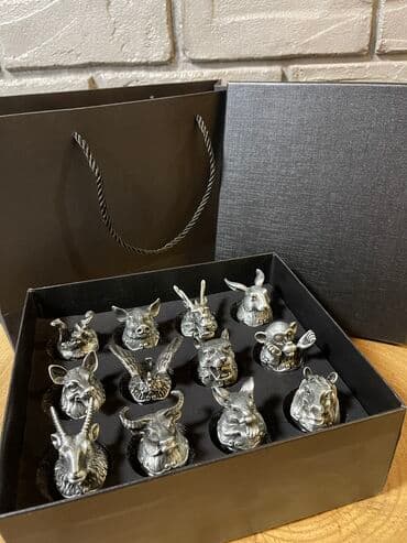 из серебра: • Набор рюмок в подарочной коробке: • 12 стопок-перевертышей (знаки — 4