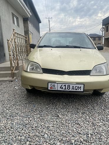 Toyota Echo: 2000 г., Автомат, Бензин, Седан — 2