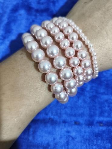 сумки женские из кожи: Набор аксессуаров и косметики: 1) Браслеты-нитки из гладких круглых — 3