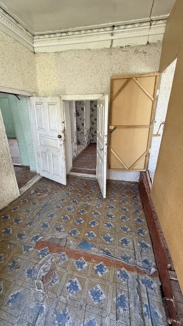 дом на исык куле: Фуркат. Круговой. Сдается дом для квартирантов. 1 линия — 4