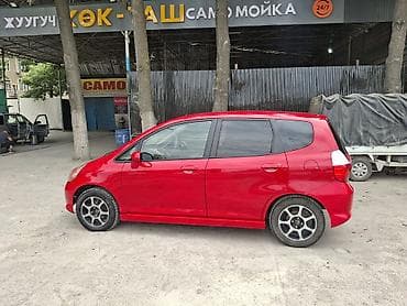 Honda Fit: 2002 г., 1.3 л, Вариатор, Бензин, Хэтчбэк — 8