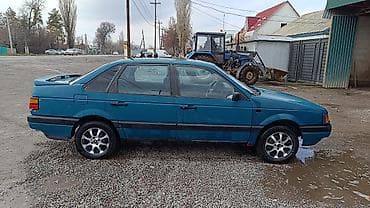 Транспорт: Volkswagen Passat: 1992 г., 1.8 л, Механика, Газ, Хетчбек — 2