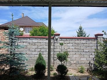 участок в горах: Участок с садом и домом. - Просторный ровный двор, газон ухожен — 8