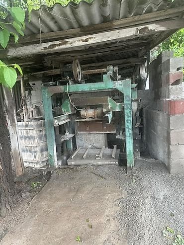 Вибропресс и линия для производства шлакоблоков/строительных блоков