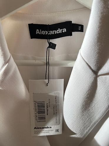 Личные вещи: Продаю новый красивый белый жакет Alexandra, двубортный, плотная — 4