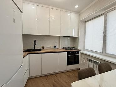 Недвижимость: 4 комнаты — 3