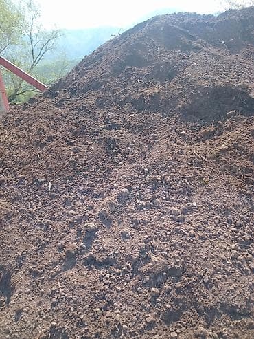 стол с зонтом: Продаю чистый чёрный горный черназем для огорода - Натуральный — 2