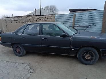 е 52: Audi 100: 1985 г., 1.8 л, Седан — 3