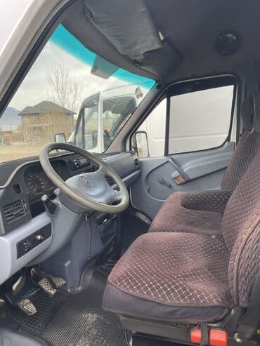 какие машины входят в комфорт яндекс такси в бишкеке: Легкий грузовик, Mercedes-Benz, Стандарт, 3 т, Б/у — 5