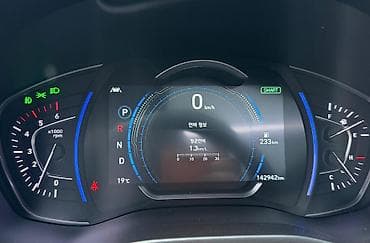 ниже: Hyundai Santa Fe: 2019 г., 2.2 л, Автомат, Дизель, Кроссовер — 9