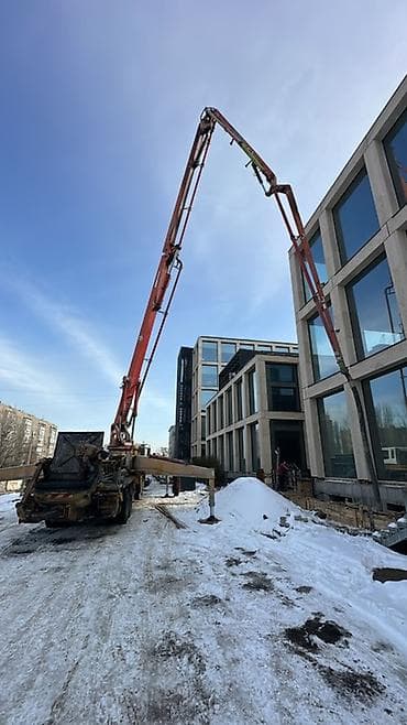 бетон помпа миксер: Услуга: Автобетононасос 42м Описание: - Подача готовой бетонной — 6