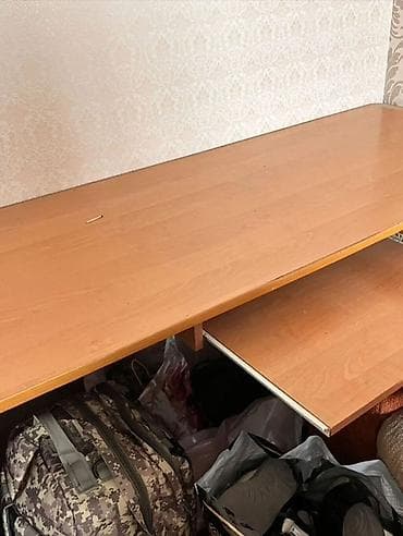 тумбочки для офиса: Компьютерный стол, С полками — 3