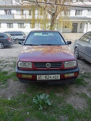 Volkswagen Vento: 1994 г., 1.8 л, Механика, Бензин, Седан
