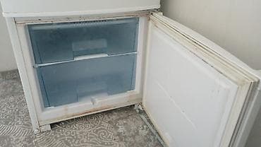 холодильник с морозильной камерой: Двухкамерный холодильник с нижней морозильной камерой. Характеристики — 2