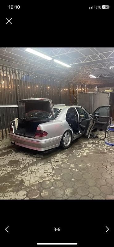 mers 212: Mercedes-Benz E-Class: 2001 г., Седан — 6