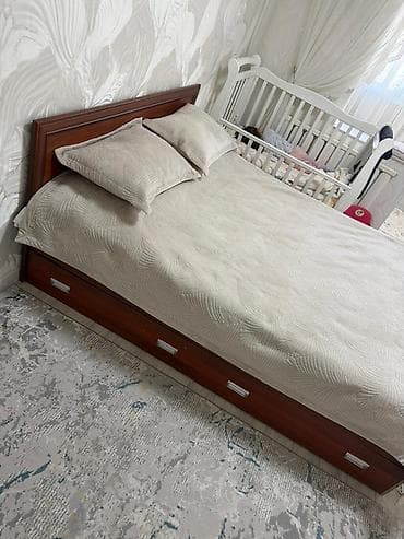 Продам две кровати двух спальную за 5000 сом одна спальная 1000 сом at lalafo.kg Продам две кровати двух спальную за 5000 сом одна спальная 1000 сом
