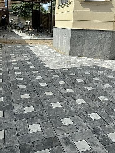 графити: Укладка тротуарной плитки “под камень” для дворов, парковок и террас — 10