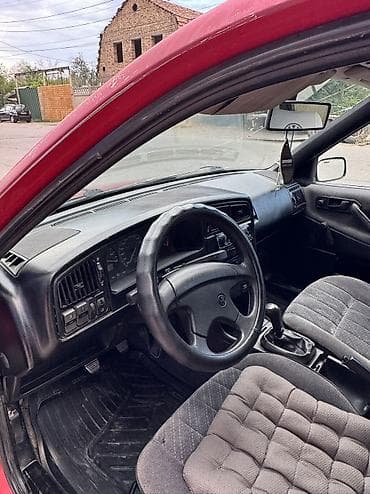 16 lt: Volkswagen Passat: 1991 г., 1.8 л, Механика, Бензин, Универсал — 8