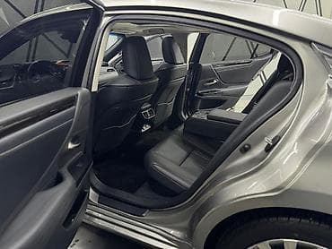 audi q3: Lexus ES: 2019 г., Гибрид, Седан — 8