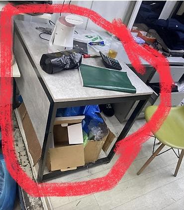 кресло игровой: Продаю стол. каркас металлический. 
Цена 6500 сом. Самовывоз — 1