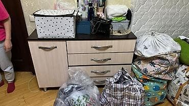 на ножках: Комод для одежды, Без зеркала — 1