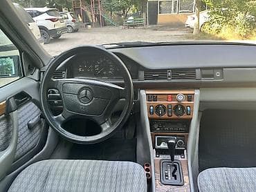 Продажа авто: Mercedes-Benz W124: 1992 г., 2.3 л, Автомат, Бензин, Седан — 4
