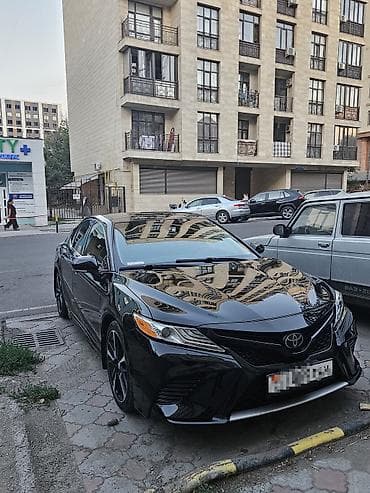 suzuki shift: Toyota Camry: 2020 г., Седан — 1