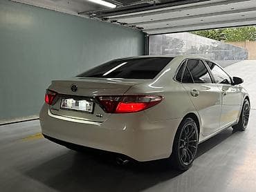 бир: Toyota Camry: 2016 г., 2.5 л, Вариатор, Гибрид, Седан — 2
