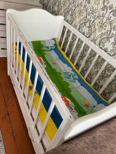 кровати односпальные б у: Продам детскую кроватку в нормальном состоянии, есть два матраса белый — 3