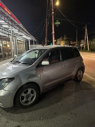 Toyota: Toyota Ist: 2002 г., 1.5 л, Автомат, Бензин, Хэтчбэк — 2