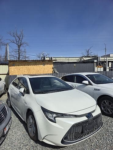 оверлог в рассрочку: Toyota Corolla: 2022 г., 1.8 л, Вариатор, Гибрид, Лифтбек — 3