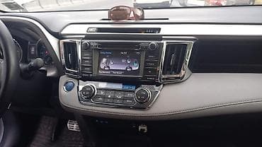 mini jack: Toyota RAV4: 2017 г., Вариатор, Гибрид, Кроссовер — 5