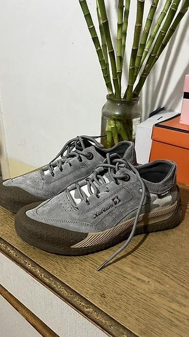 band 4: Мужские кроссовки, 41, Новый, цвет - Серый — 1