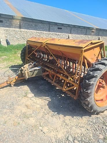 Сеялка зерновая в хорошем состояний, иузкорядная