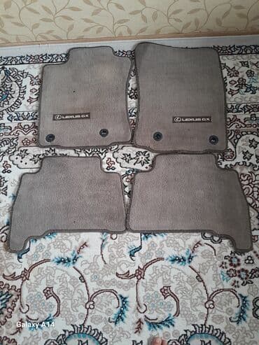 дом калесах: Ткань, цвет - Серебристый, Б/у, Самовывоз — 1