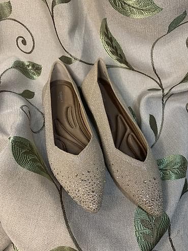 ботасы на роликах: Балетки женские TERANCE - Модель: заострённый мыс, вырез в форме V - — 1