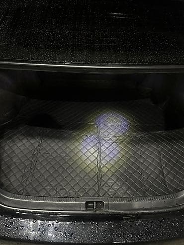 камри 50 диски 17: 3D Экокожа Полики Для багажника Toyota, цвет - Черный, Б/у — 1
